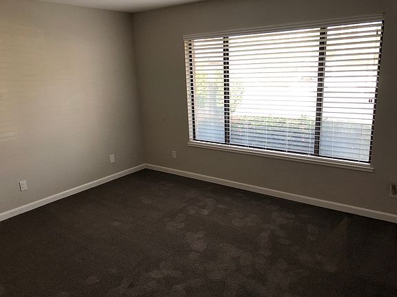 5th image of 567 S Palisade Dr
