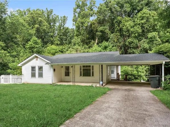 301 Lloyd St, Eden, NC 27288