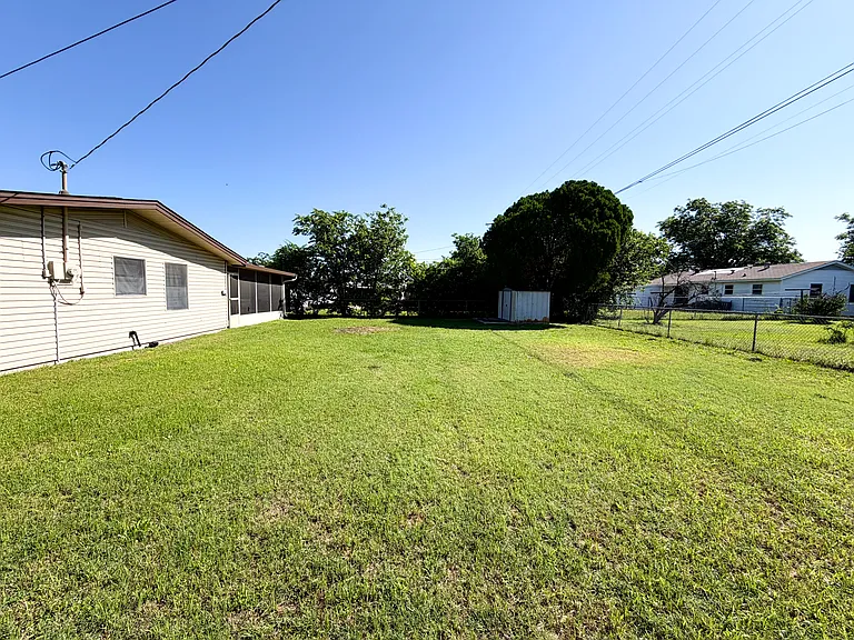 1204 Chippendale Dr — Photo 34