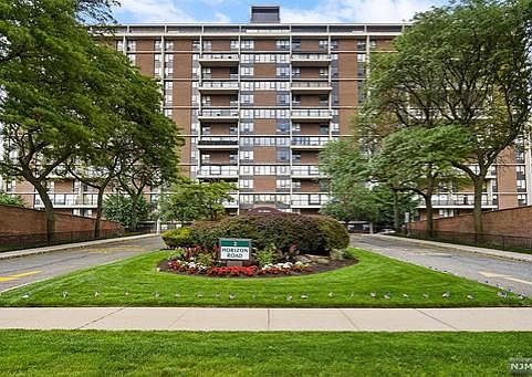 1st image of 2 Horizon Rd APT 1423