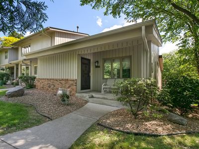 8248 Kingslee Rd, Bloomington, MN, 55438