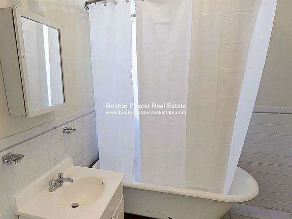 106 Queensberry St. #10 Boston - Fenway Unit Photo 6