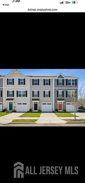 1st image of 60 Rowand Way E