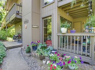 7732 SW Barnes Rd UNIT D, Portland, OR 97225