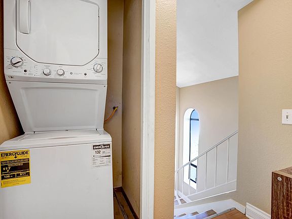 4th image of 1819 Hornblend St APT 3