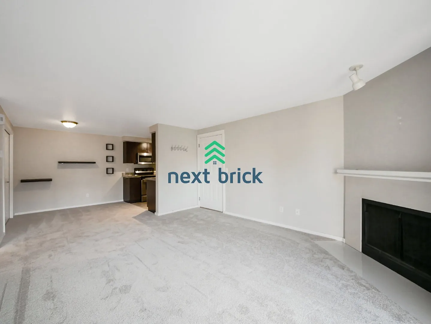 Beds and 1 Bath Kirkland Condo is Available for Rent! — Photo 3