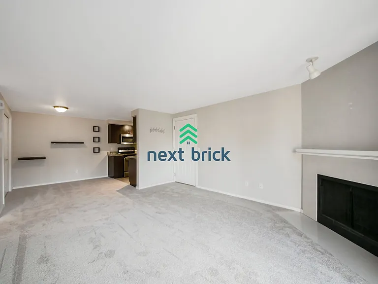 224 9th St #G301 — Photo 3