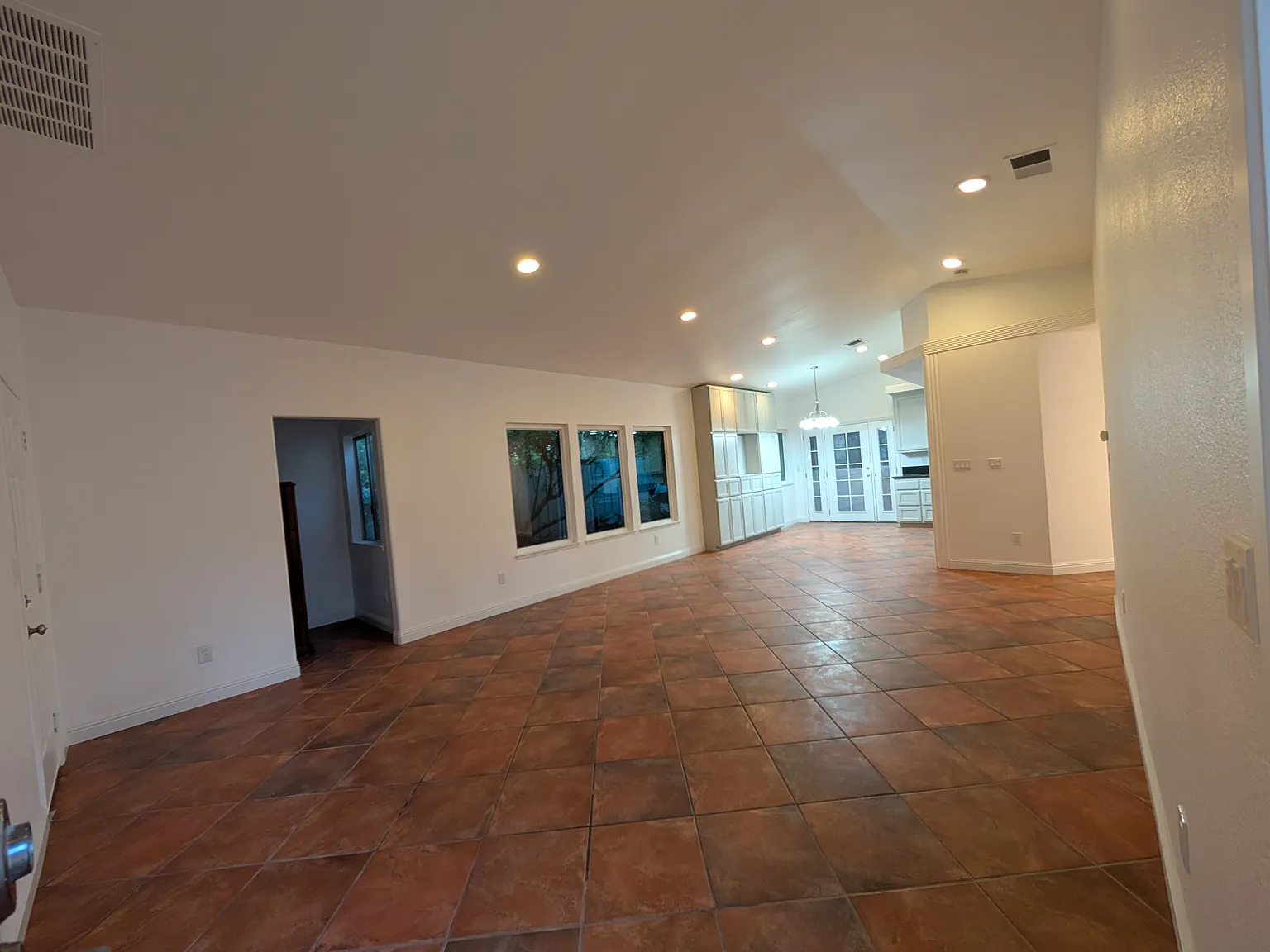 2 bed, 1225 sqft, $2,450 — Photo 4