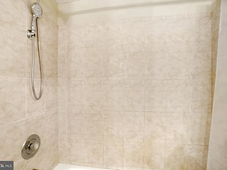 2505 Falling Brook Ter — Photo 12