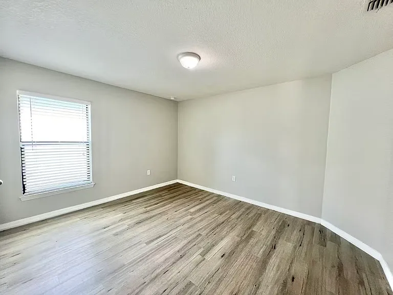 2664 Rotherham Rd — Photo 17