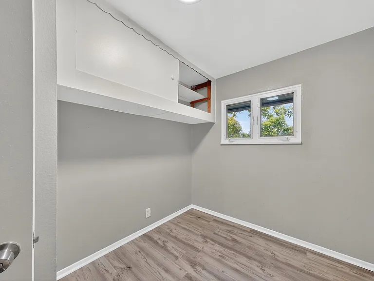 138 Grampian Rd — Photo 12