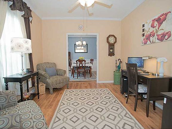 4th image of 304 Creekwood Dr