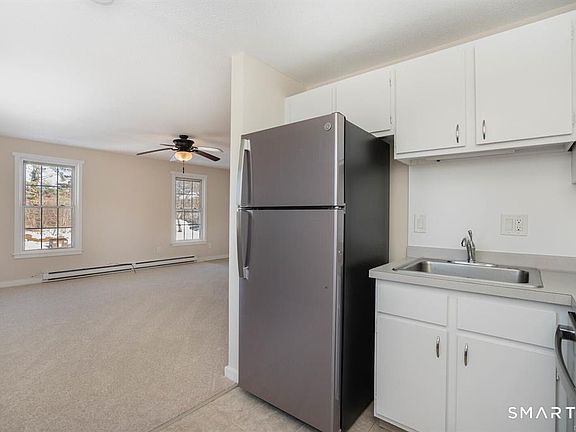 4th image of 239 Old Farms Rd APT 7C