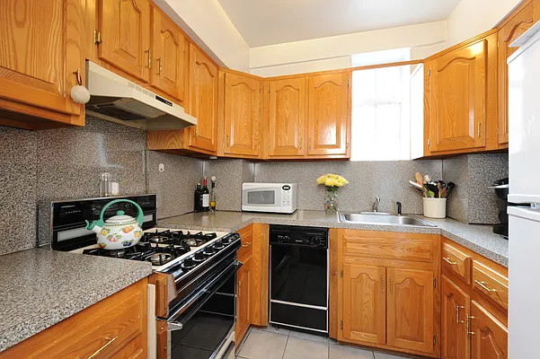 Rented by Douglas Elliman | media 3