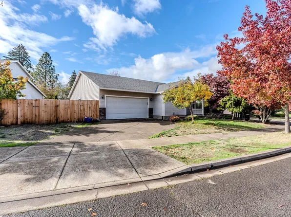 650 Mary Dr, Molalla, OR 97038