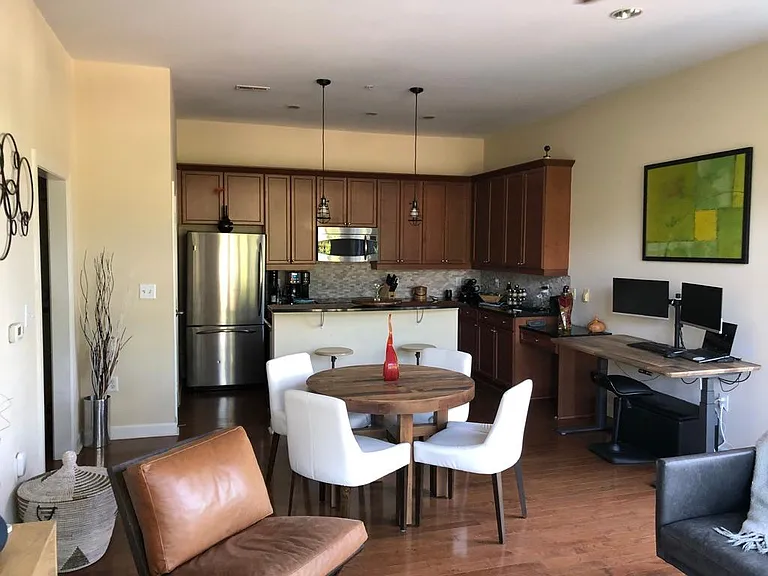 1903 Kenilworth Ave #305 — Photo 5