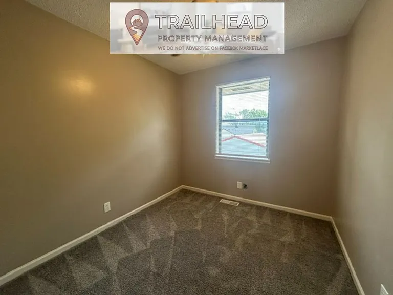 219 N Garrison Ave — Photo 27