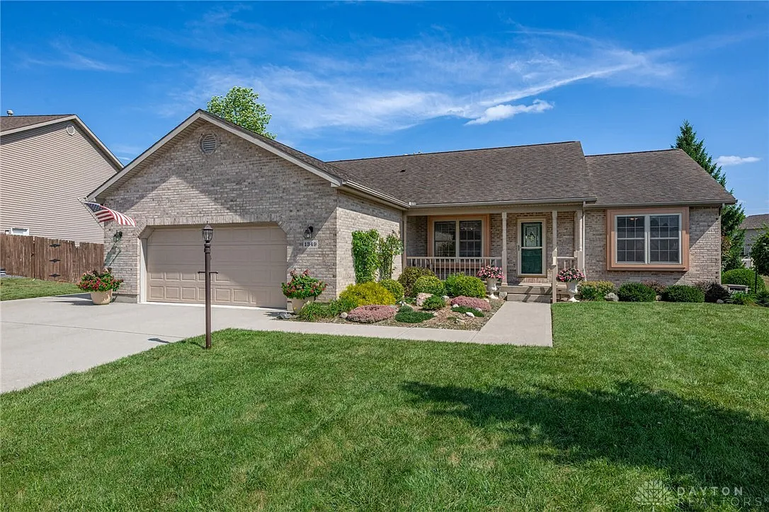 1349 Sterling Dr photo 1