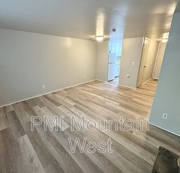 528 S 1100 E #6 — Photo 2