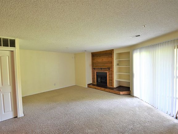 2nd image of 2892 Shadow Creek Dr APT 110