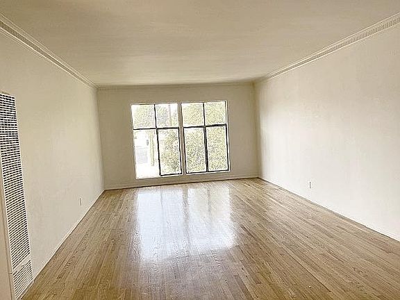 2nd image of 11678 Magnolia Blvd APT 5