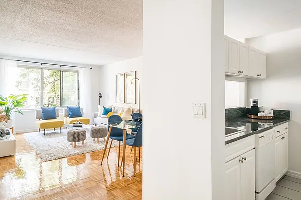 Rented by Lisa Management | media 29