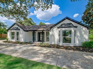 1602 Baker Dr, Tomball, TX 77375