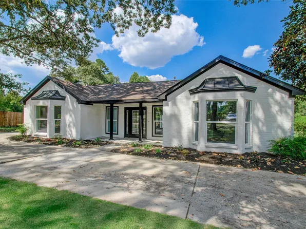 1602 Baker Dr, Tomball, TX 77375