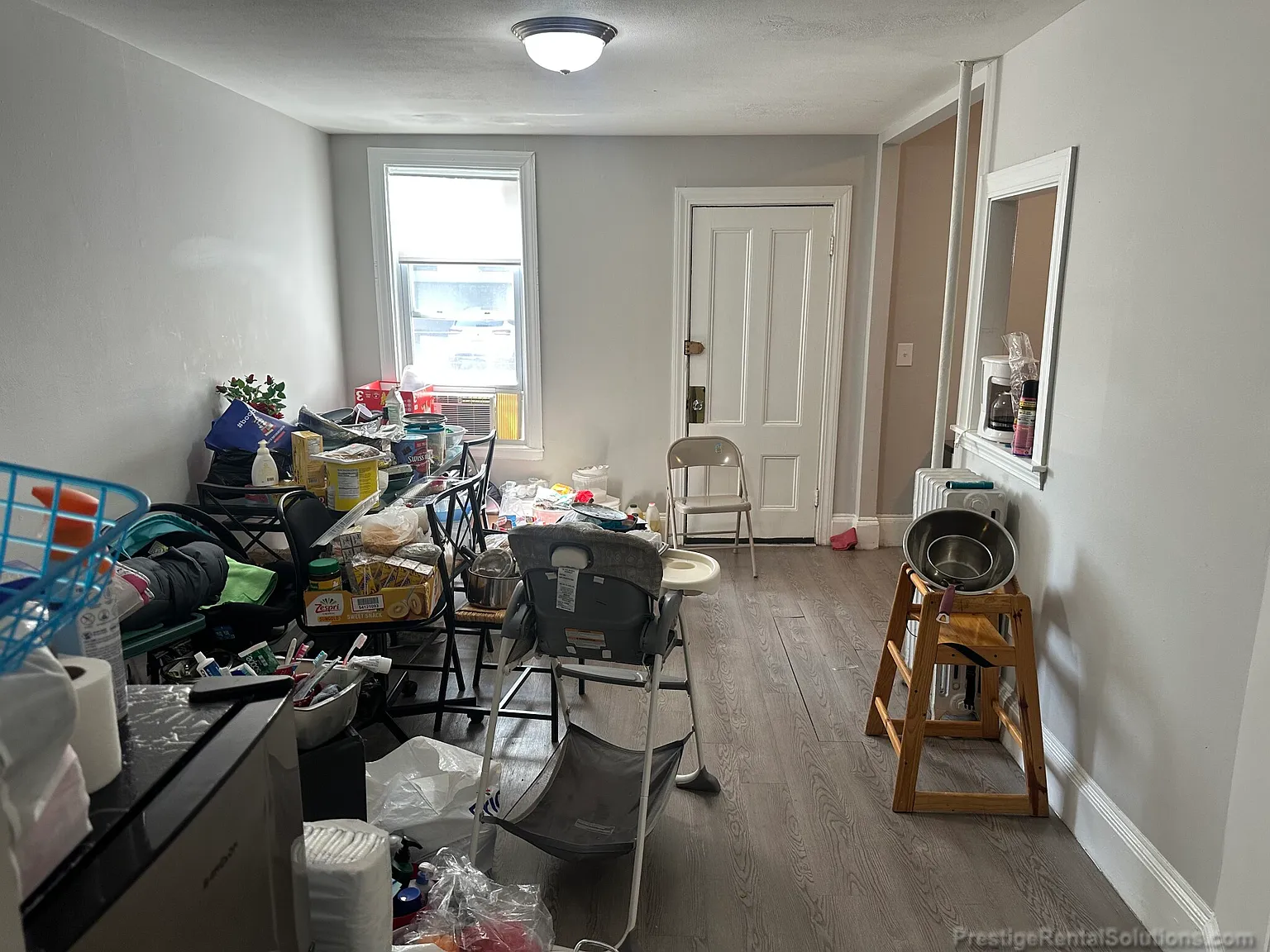 3 bed, 1.0 bath, 1100 sqft, $2,875 — Photo 3