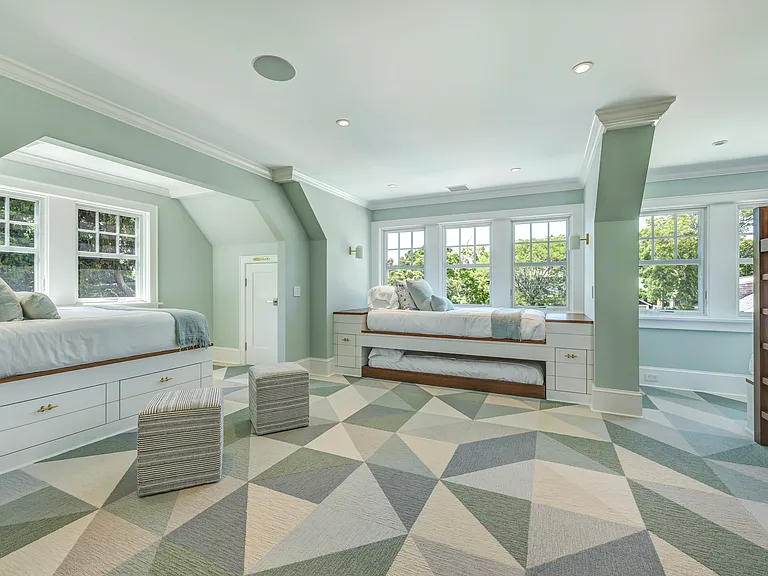 15 Montclair Ave — Photo 22