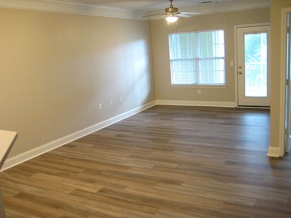 5th image of 1024 Basildon Rd