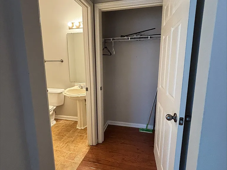 200 Keel Ave — Photo 3