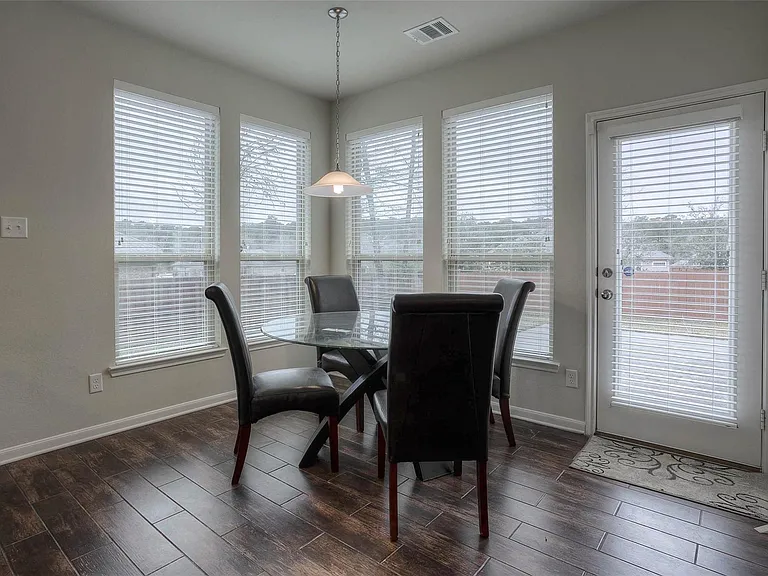 3720 Daisy Ln — Photo 8