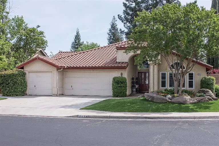 2014 Wrenwood Ave photo 1