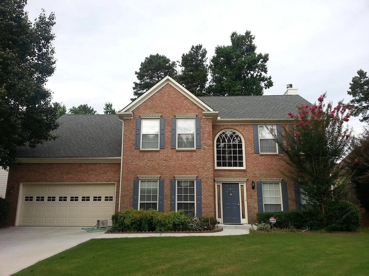 4 bed, 2.5 bath, 2500 sqft, $2,900 — Photo 1
