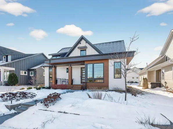 11425 Wildflower Dr N, Lake Elmo, MN 55042