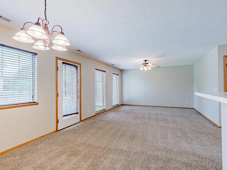 8804 Sicily Ln — Photo 6