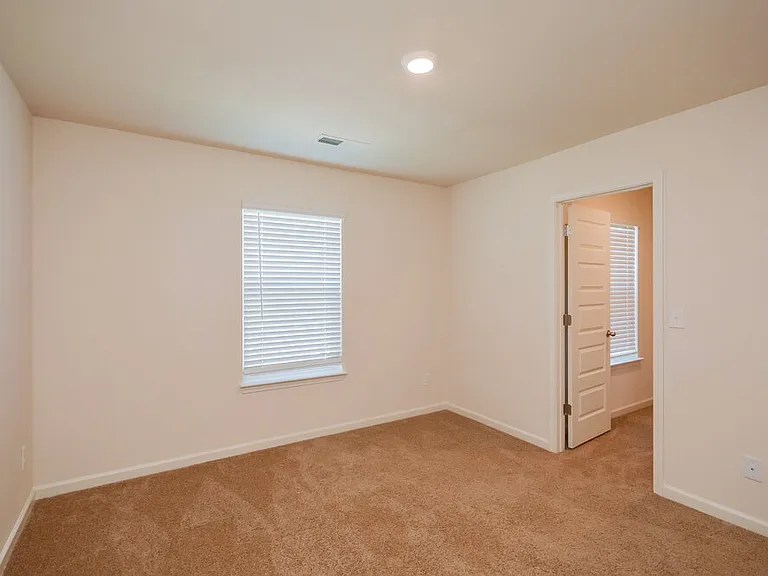 313 Emporia Loop — Photo 14