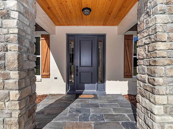 5th image of 7 Hill Prince Dr