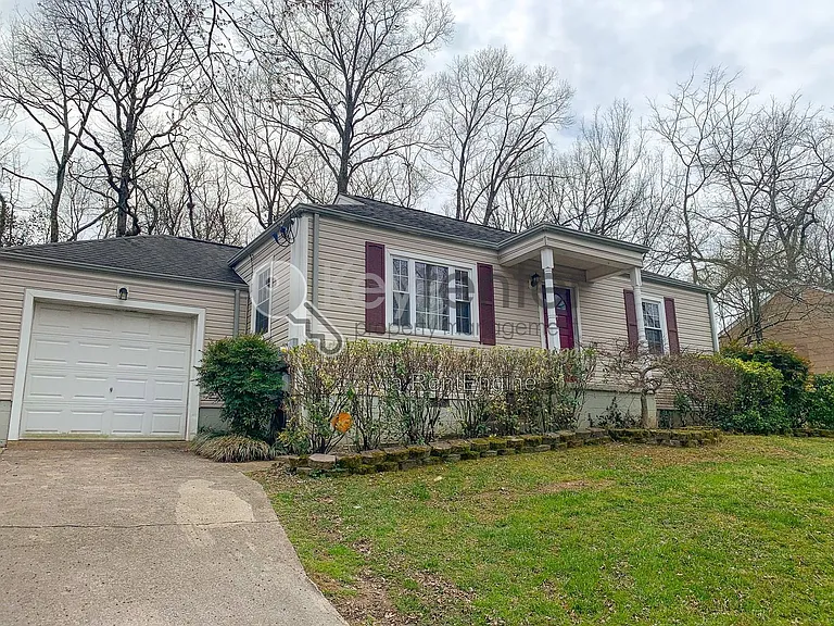1410 Elm St — Photo 2