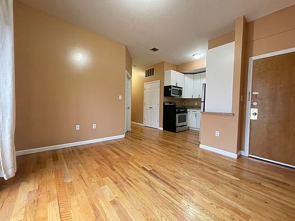 2nd image of 248 Duncan Ave #2E