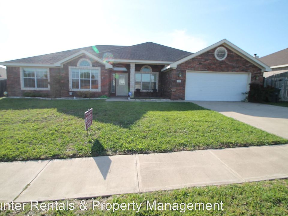1st image of 3202 Sherwood Forest Dr