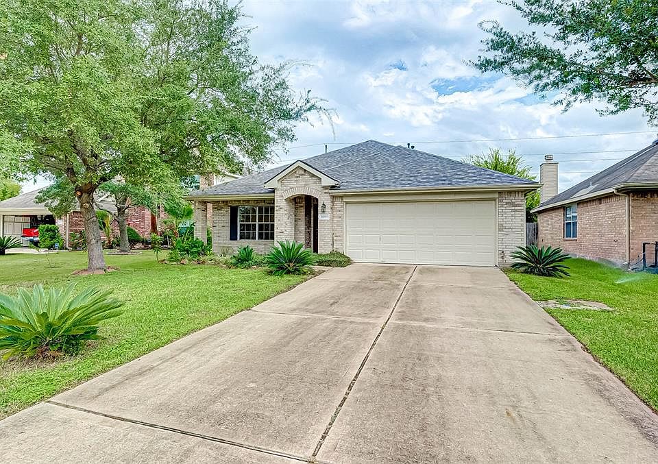 1st image of 16918 Great Oaks Glen Dr