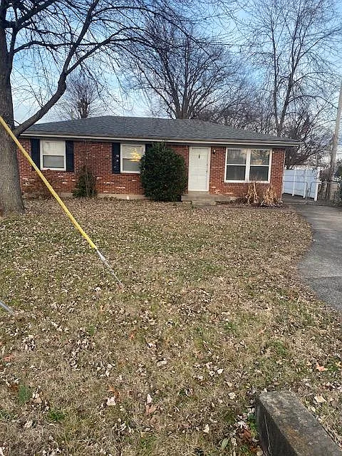 3 bed, 1090 sqft, $1,550 — Photo 1