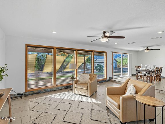 3rd image of 3665 N Pellegrino Dr