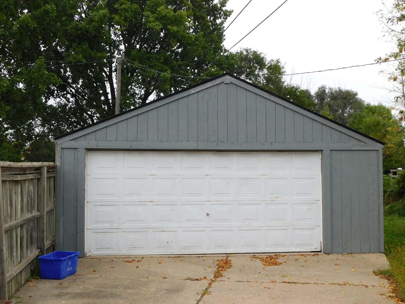 3 bed, 1.0 bath, 1000 sqft, $1,295 — Photo 2