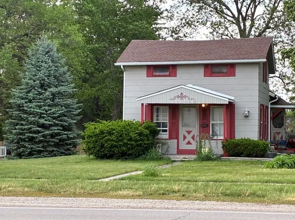 704 W Grant Hwy, Marengo, IL 60152