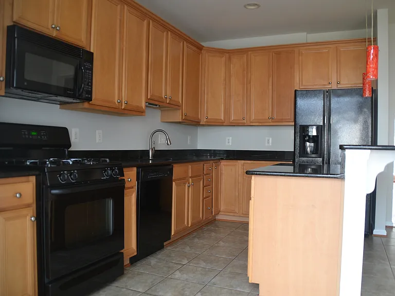 21958 Windy Oaks Sq — Photo 8
