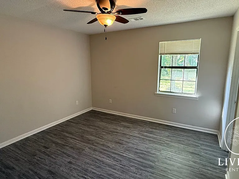 70 Thornton Dr NE — Photo 6