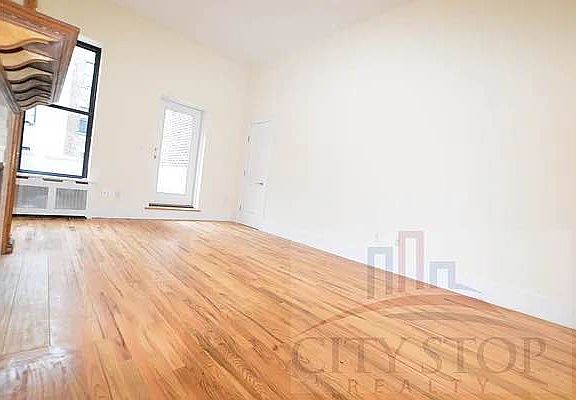 4th image of 42 W 69th St APT 2